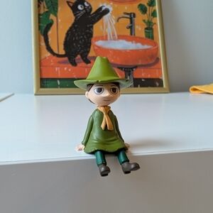 Sitting Snufkin Figurine New About 3.5cm Tall Moomin Valley One Figure MC